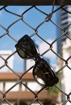 LONSO-Recycled Black / Green Polarized-53 16 LONSO-Recycled Black / Green Polarized-53 -Raen Eyeglasses Shop LONSO SS24 Recycled Black Green Polarized L6