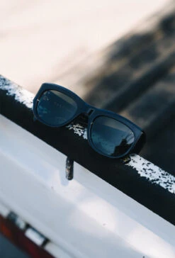 LONSO-Recycled Black / Green Polarized-53 17 LONSO-Recycled Black / Green Polarized-53 -Raen Eyeglasses Shop LONSO SS24 Recycled Black Green Polarized L7