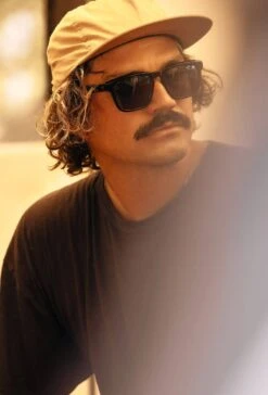 Lumis-Santa Fe / Smoke Polarized-54 15 Lumis-Santa Fe / Smoke Polarized-54 -Raen Eyeglasses Shop Lumis FW24 Recycled Black Green Polarized A5 94652be9 efda 4882 942d 3c5d5f4b621b