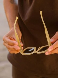 MYSTIQ-Villa / Vibrant Brown-52 17 MYSTIQ-Villa / Vibrant Brown-52 -Raen Eyeglasses Shop MYSTIQ SS22 Villa Vibrant Brown L6