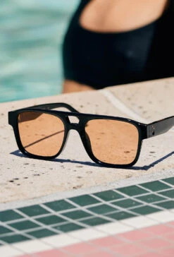 Rifka-Negroni / Green-54 13 Rifka-Negroni / Green-54 -Raen Eyeglasses Shop Rifka FW24 Recycled Black Spritz L5 1