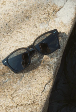 CARBY-Recycled Black / Green Polarized-53 12 CARBY-Recycled Black / Green Polarized-53 -Raen Eyeglasses Shop Untitled 4 3